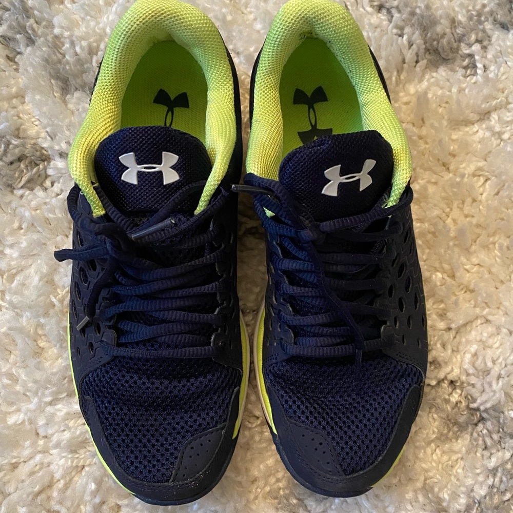 Under Armour Tennis Shoes Size 9